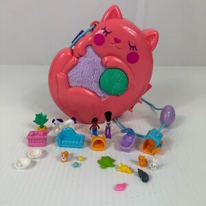 Polly Pocket Starring Shani Cuddly Cat Purse Playset & Accessories Vet Theme